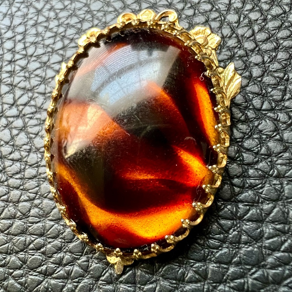 Vintage Czech Root Beer Glass Gold Tone Filigree Pendant Brooch 2”